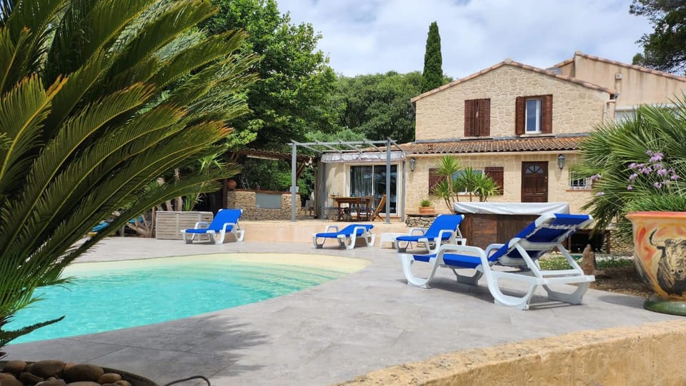 Property building, Patio, BBQ facilities, Garden, Hot Tub, Balcony/Terrace, Balcony/Terrace, Garden view, Pool view, Shopping Area, Swimming pool, Swimming pool, Open Air Bath, internet, pet friendly, sunbed