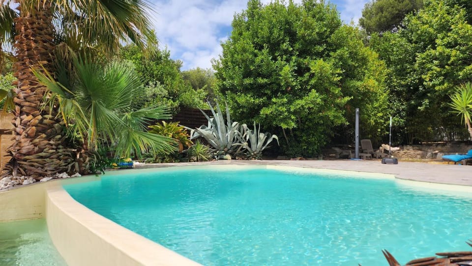 Property building, BBQ facilities, Garden, Balcony/Terrace, Garden view, Swimming pool, Open Air Bath, internet, pet friendly, sunbed