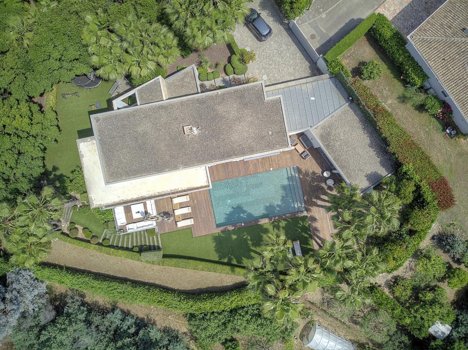 FRGK Luxury Villa Cannes Lord Brougham, Croix-des-Gardes Heated Pool & Ultra-Fast Wi-Fi Villa in Cannes