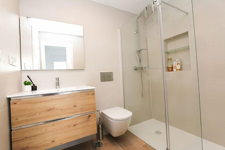 Shower, Toilet, Bathroom