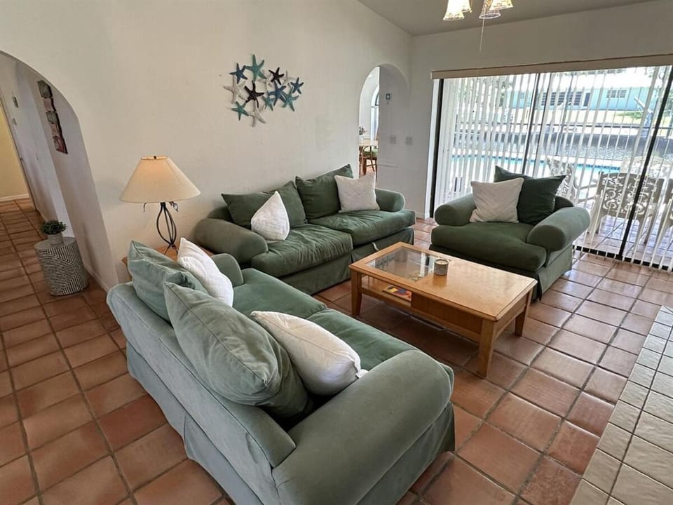 Villa Lucy, a splendid pool home with eastern exposure Villa in Cape Coral