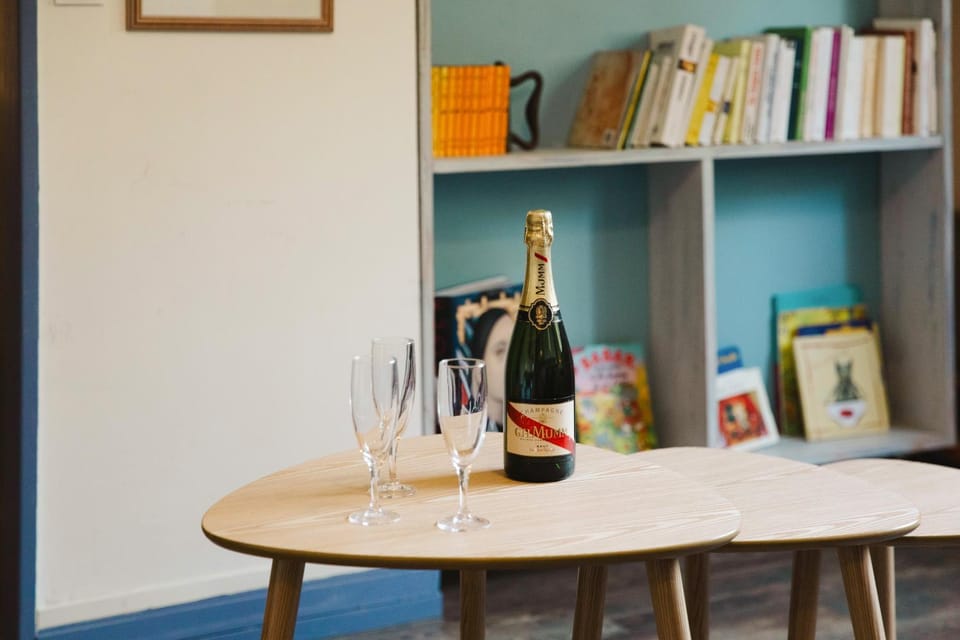 Library, Food and drinks