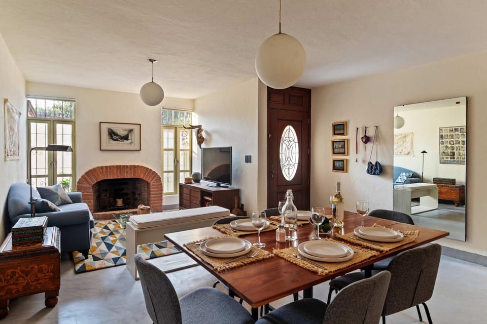 TV and multimedia, Living room, Dining area