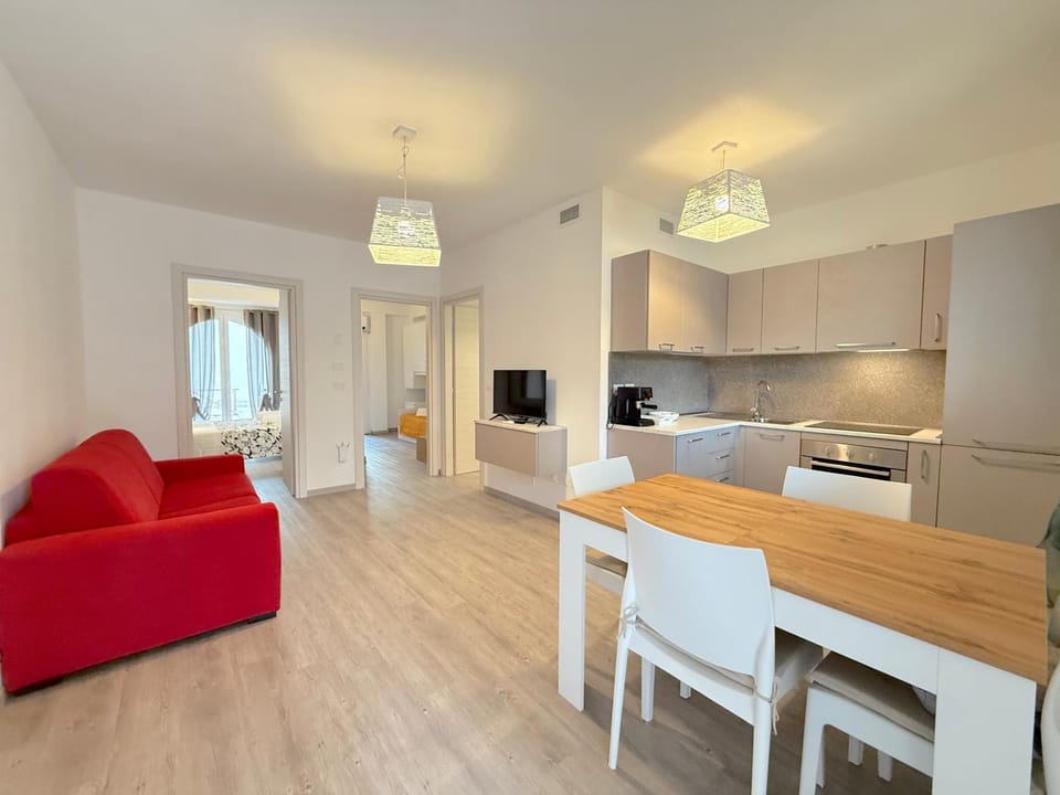 TV and multimedia, Kitchen or kitchenette, Living room, Seating area, Dining area, Evening entertainment