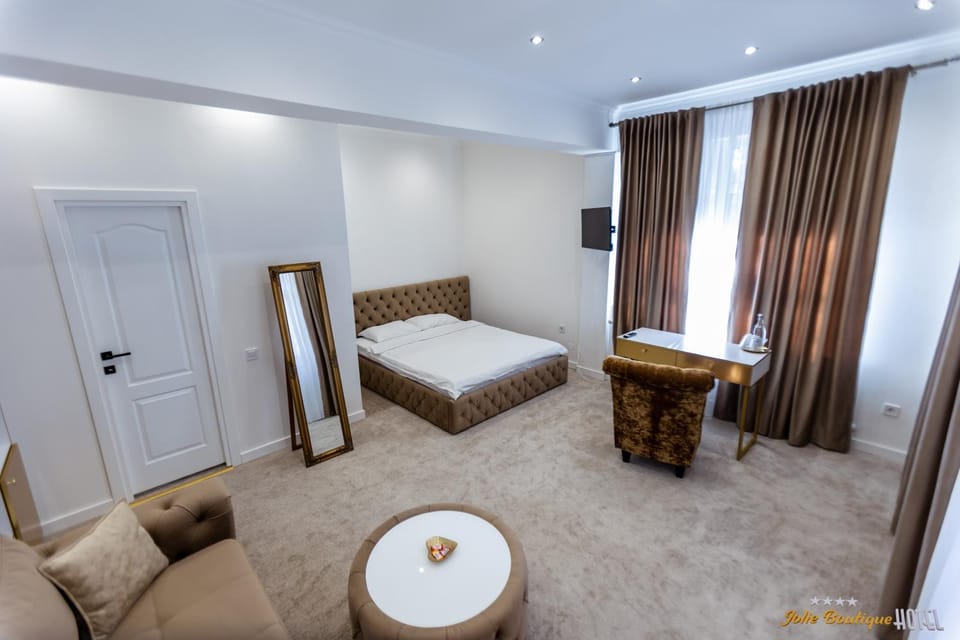 Jolie Boutique Hotel Hotel in Craiova