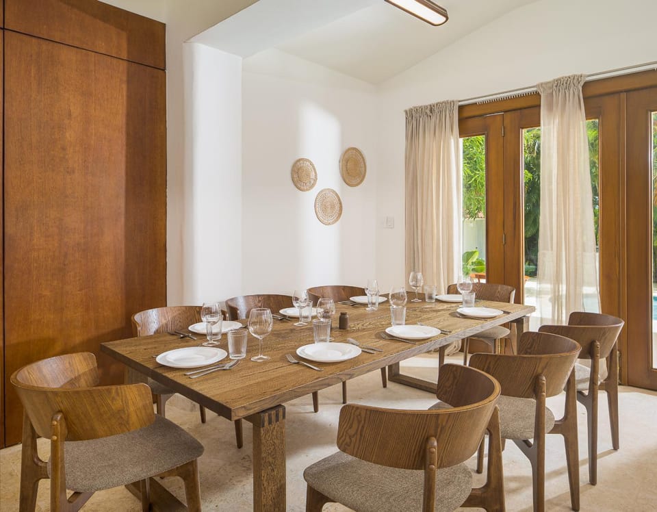Seating area, Dining area