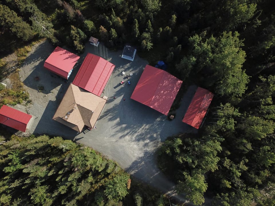 Coho Cabin - Queen + Bunk Bed A Cozy Woodland Setting Cabin in Sterling