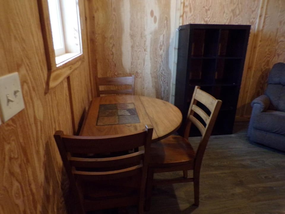 Coho Cabin - Queen + Bunk Bed A Cozy Woodland Setting Cabin in Sterling