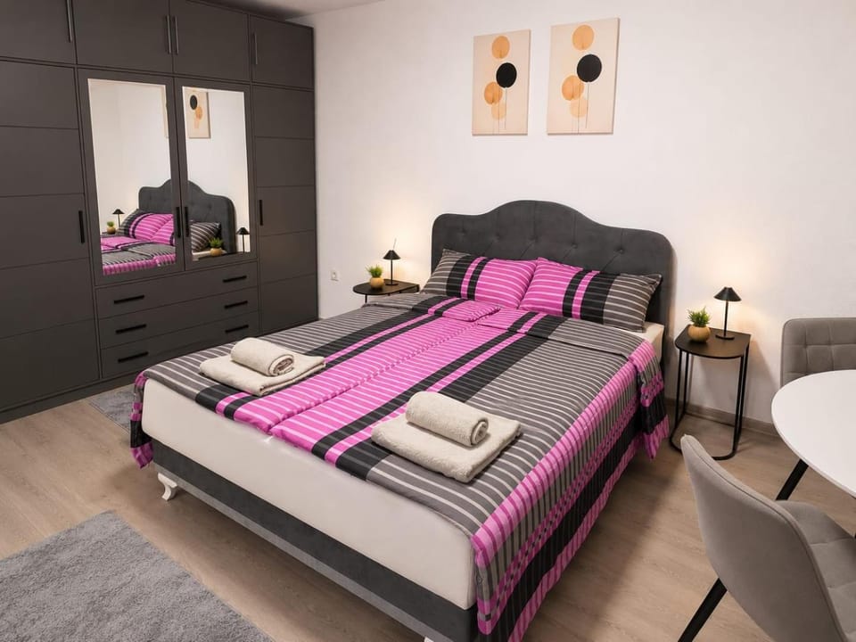 Moderan Apartman, balkon, klima, parking, WiFi, TOP lokacija Apartment in Federation of Bosnia and Herzegovina