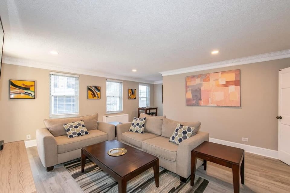 High Rise Downtown Condo with Skyline View House in Atlanta