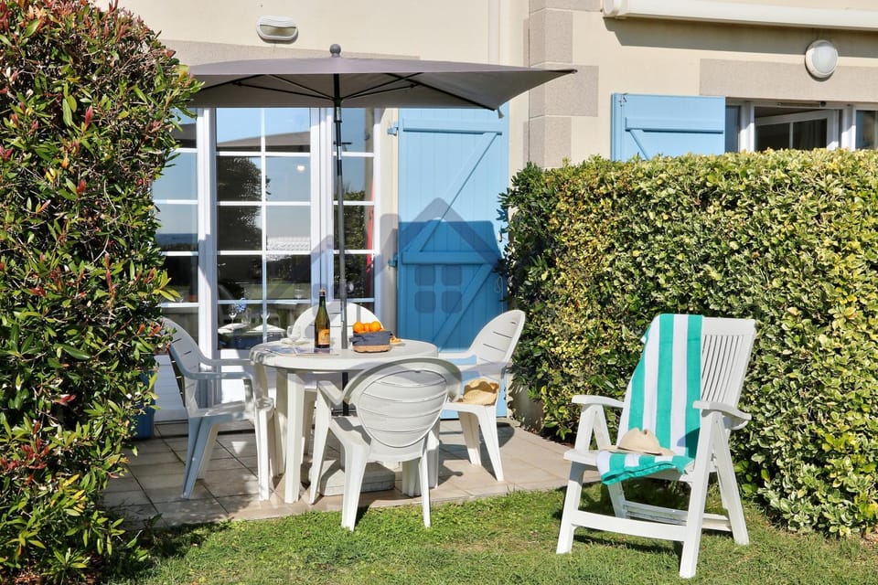 LocaLise - Maison D02 - Vue mer - Accès piscine - Wifi inclus - Draps et lits faits inclus - Face à la plage - Centre et port à 700m House in Finistere
