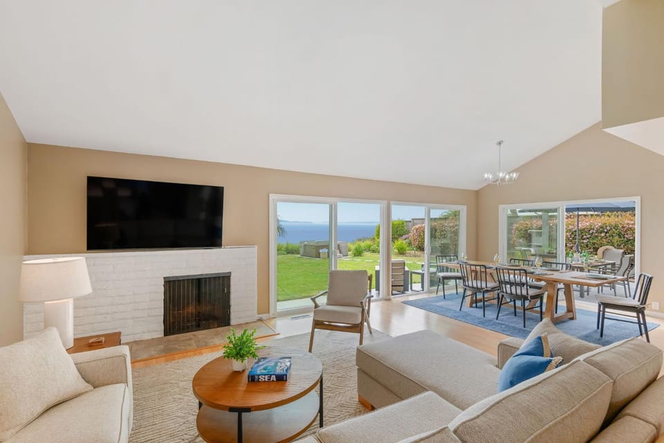 Blue Horizon by Paradise Retreats Villa in Santa Barbara