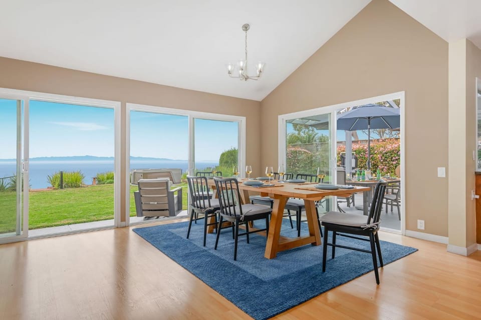 Blue Horizon by Paradise Retreats Villa in Santa Barbara