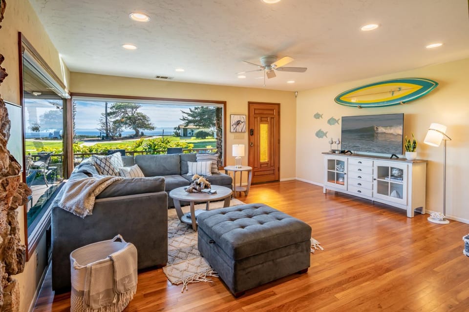 Bluewater Retreat by Paradise Retreats Villa in Santa Barbara