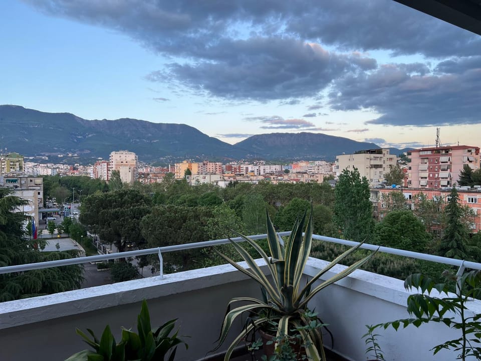 City view, Mountain view