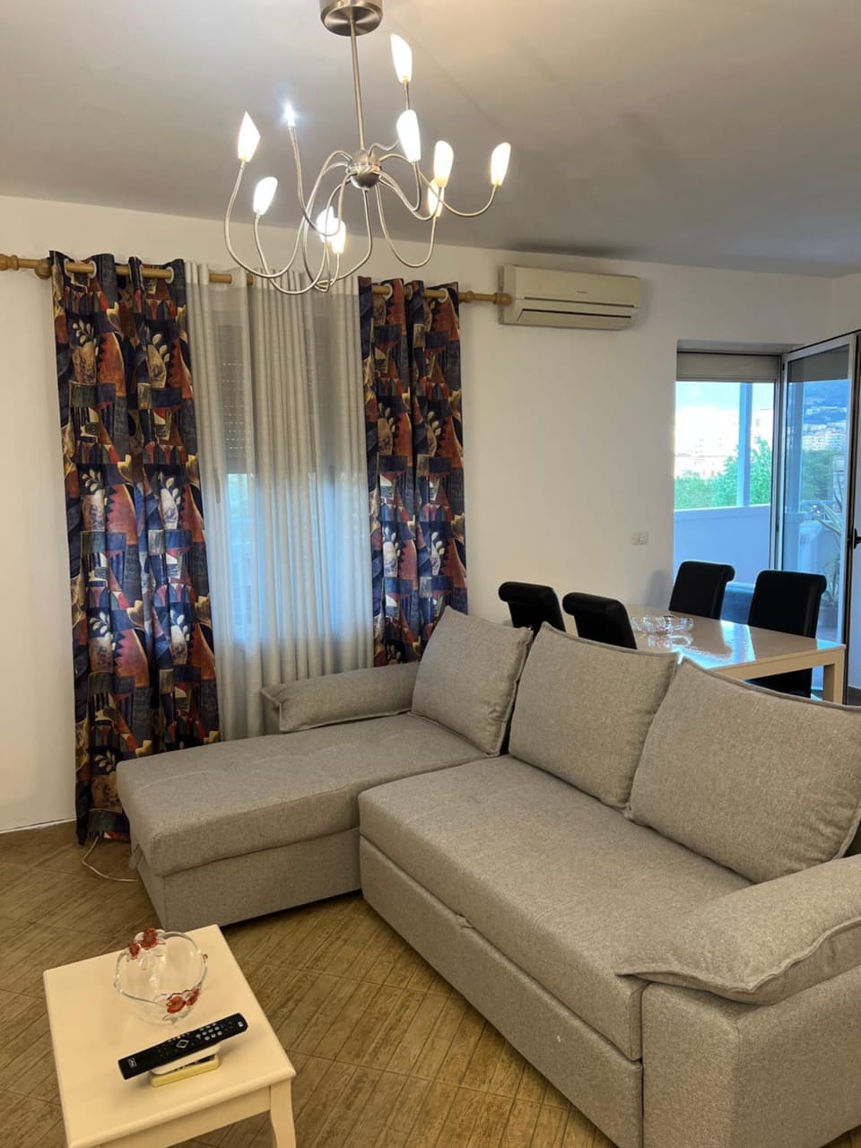 Living room, Seating area, air conditioner