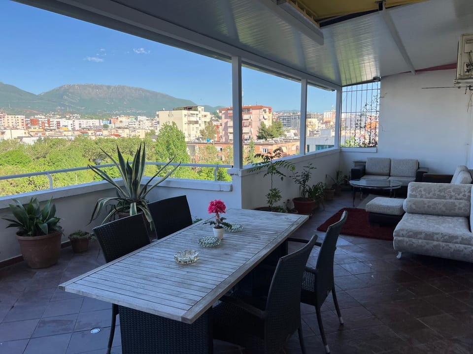 View (from property/room), Balcony/Terrace, Seating area, Dining area, Mountain view