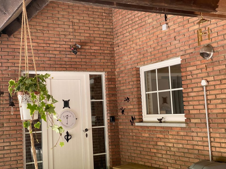 A Chardonnerets by La Maison de Mel House in Flanders