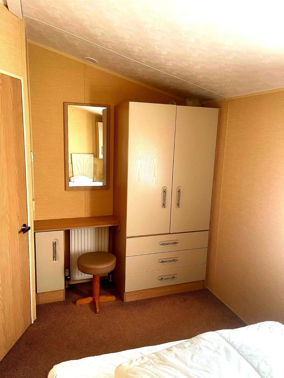 Bedroom, wardrobe