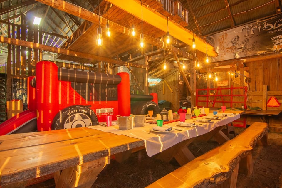 Game Room, Food and drinks, Banquet/Function facilities, Food