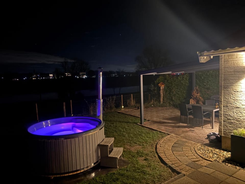 Night, Natural landscape, Hot Tub