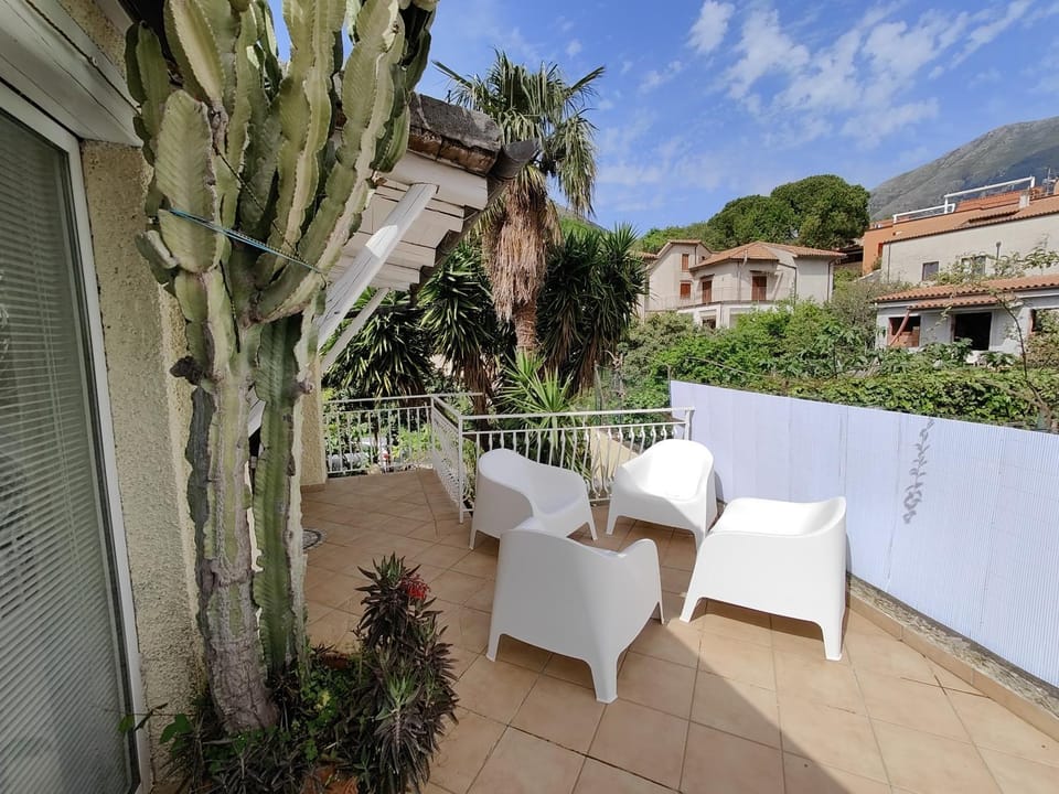 Property building, Balcony/Terrace, Pets, Pets, Pets, pet friendly, pet friendly