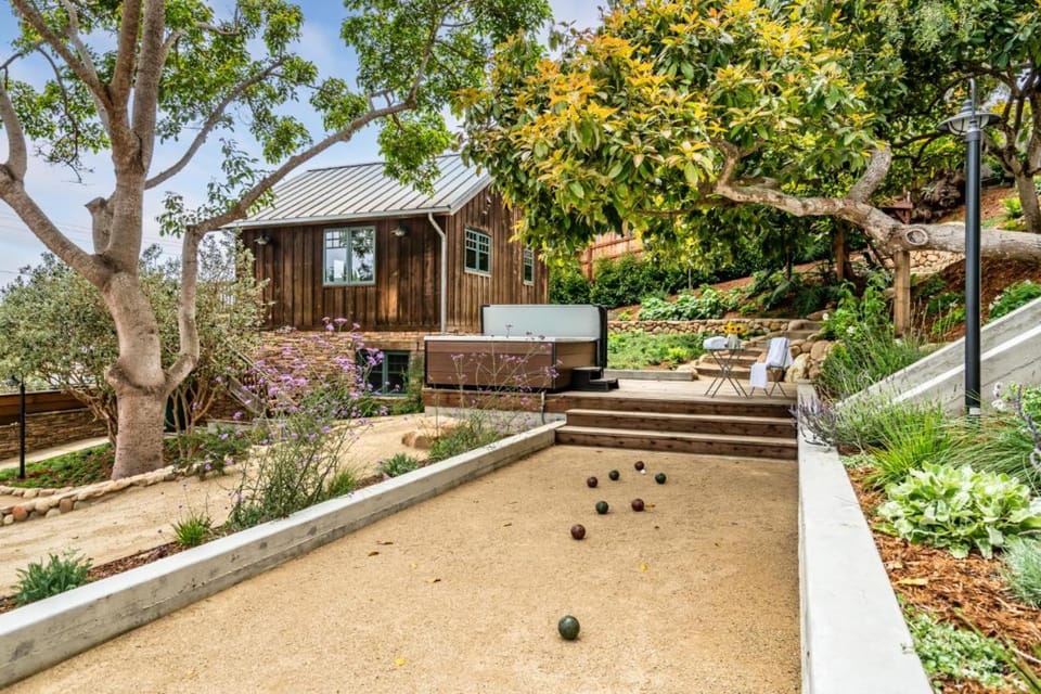 Ocean View House and Loft Villa in Summerland