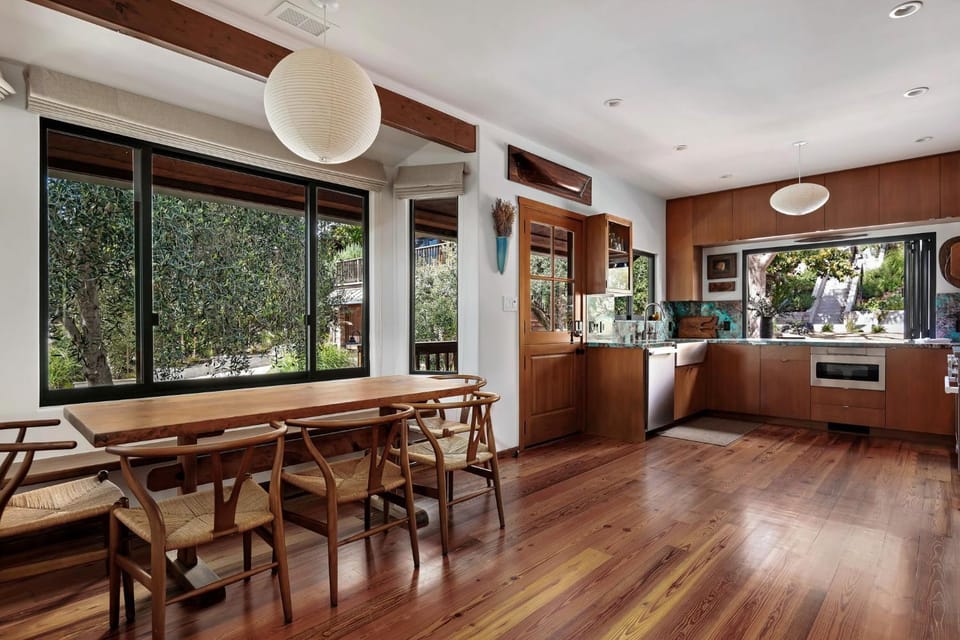 Ocean View House and Loft Villa in Summerland