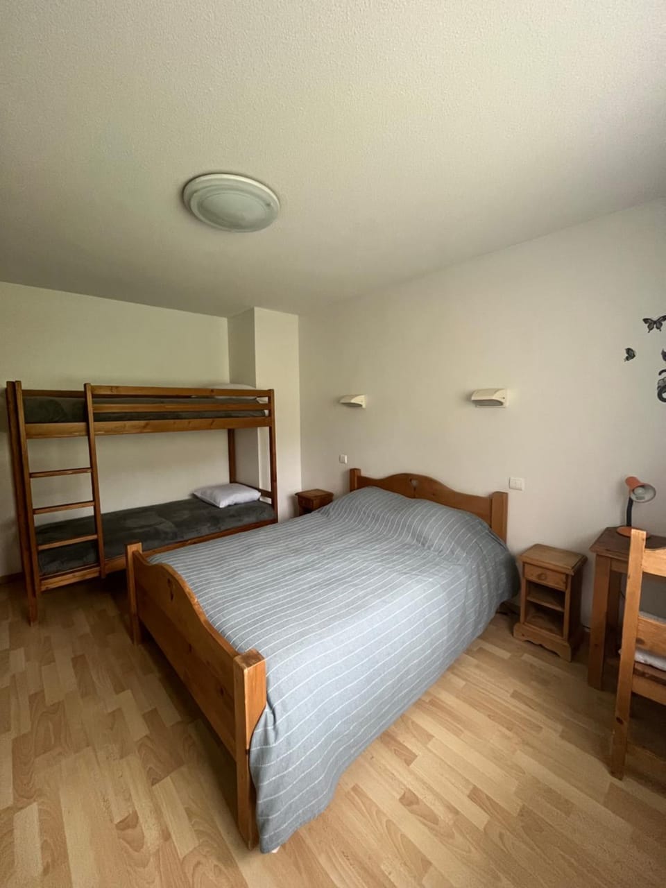 Bed, Photo of the whole room, Bedroom, bunk bed