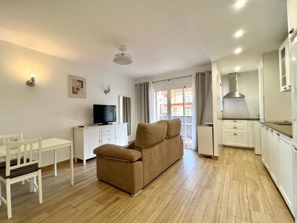 TV and multimedia, Living room, Dining area