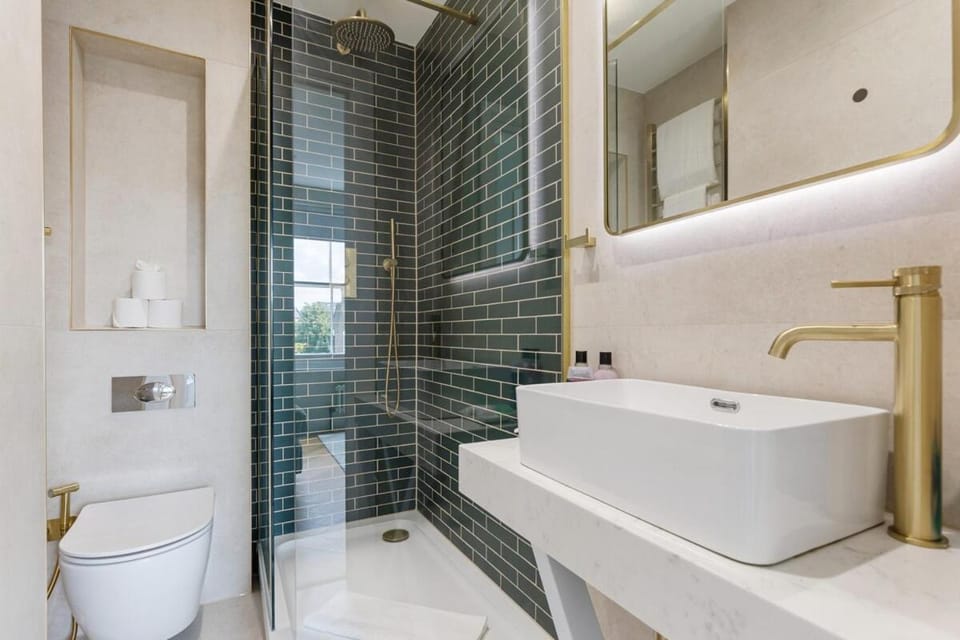 Shower, Toilet, Bathroom, Bath