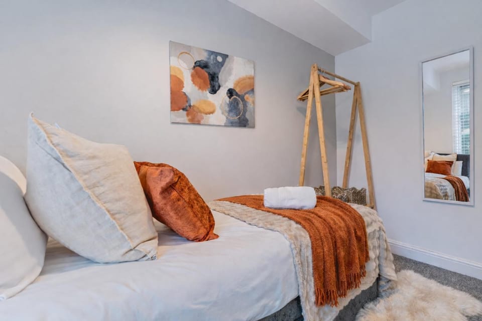 Bed, Bedroom, wardrobe