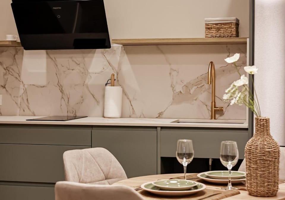 Kitchen or kitchenette, Dining area, kitchen