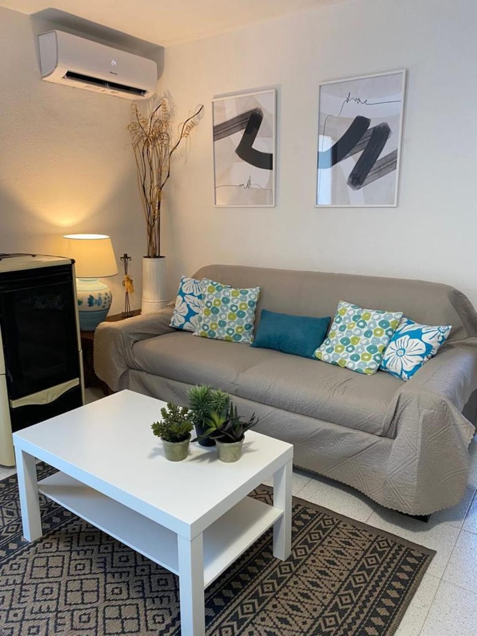 Living room, air conditioner