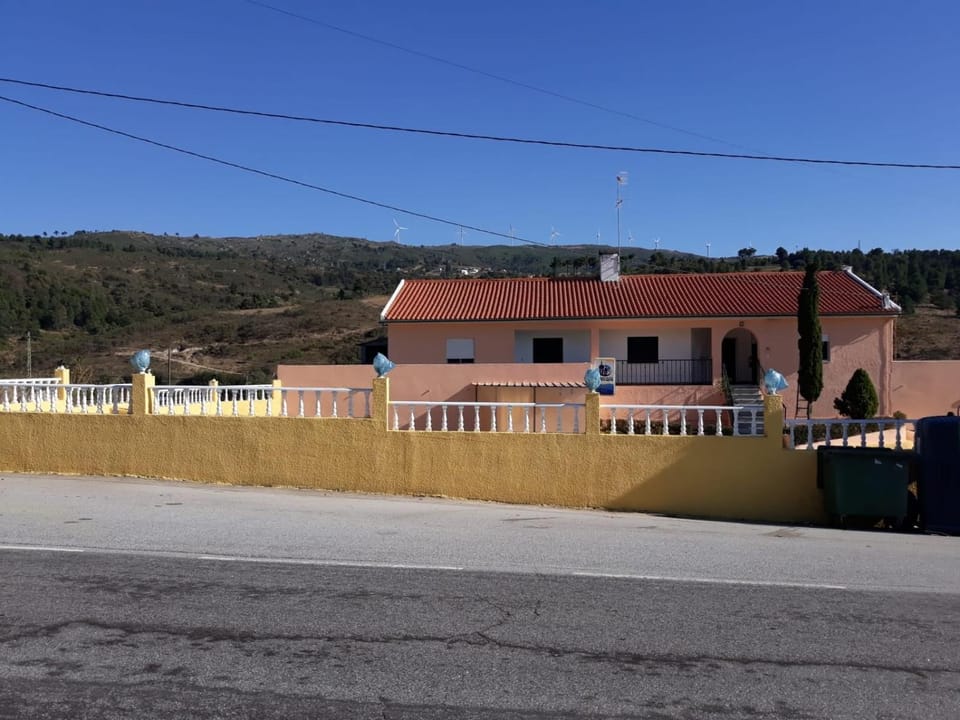 StarView Hostel in Vila Real District