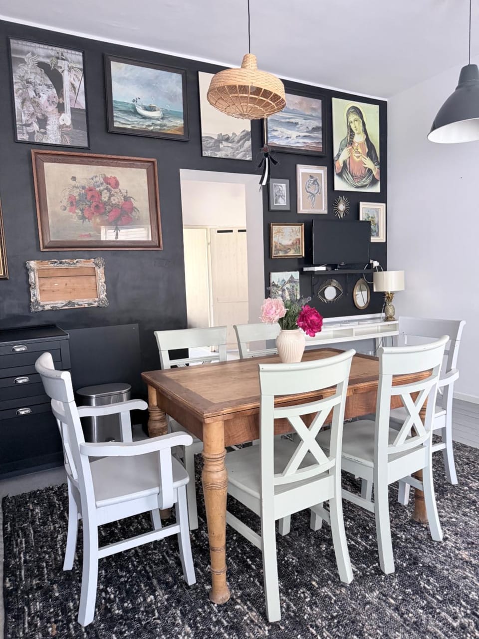 Kitchen or kitchenette, Living room, Dining area