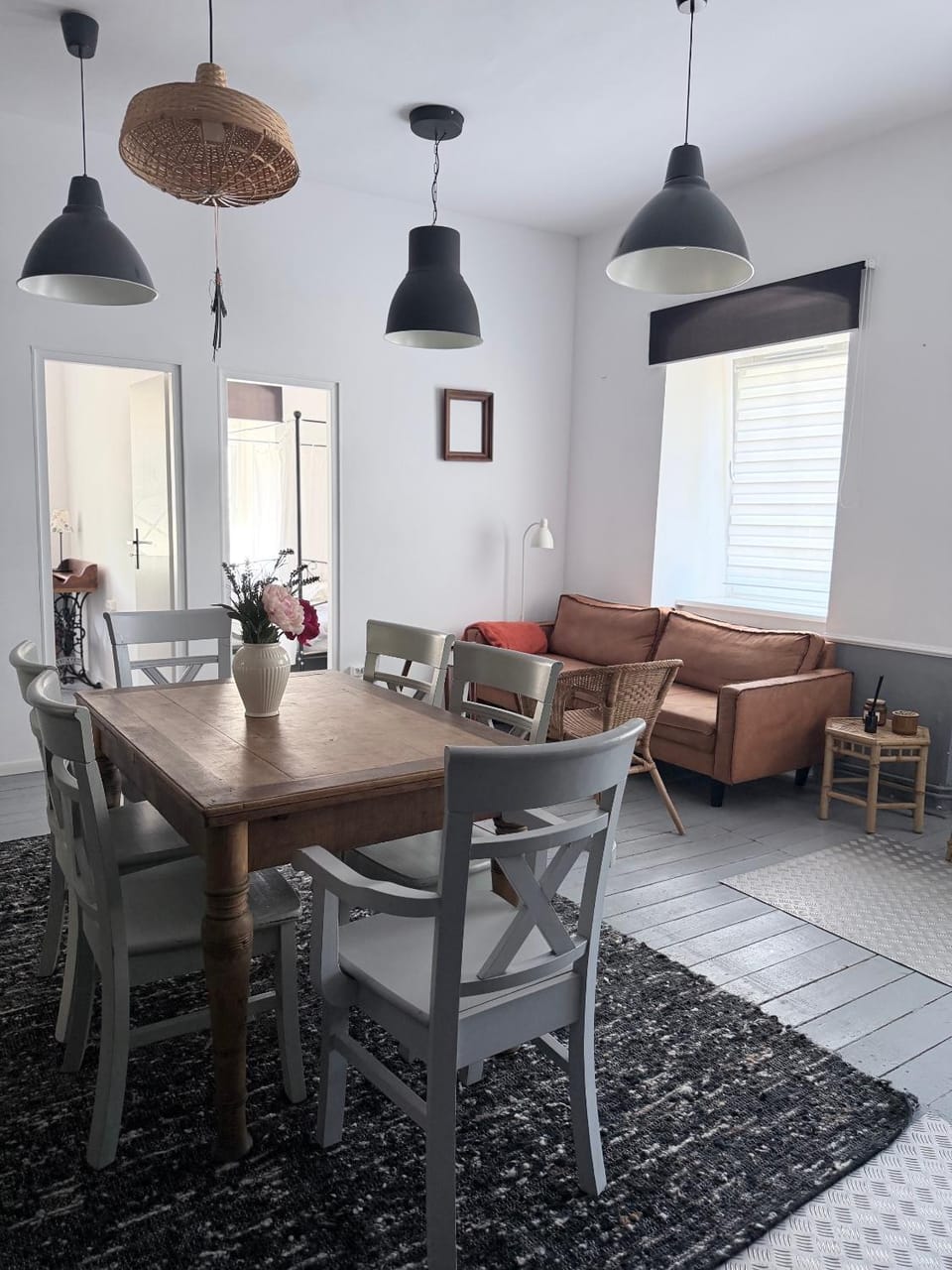 Living room, Seating area, Dining area