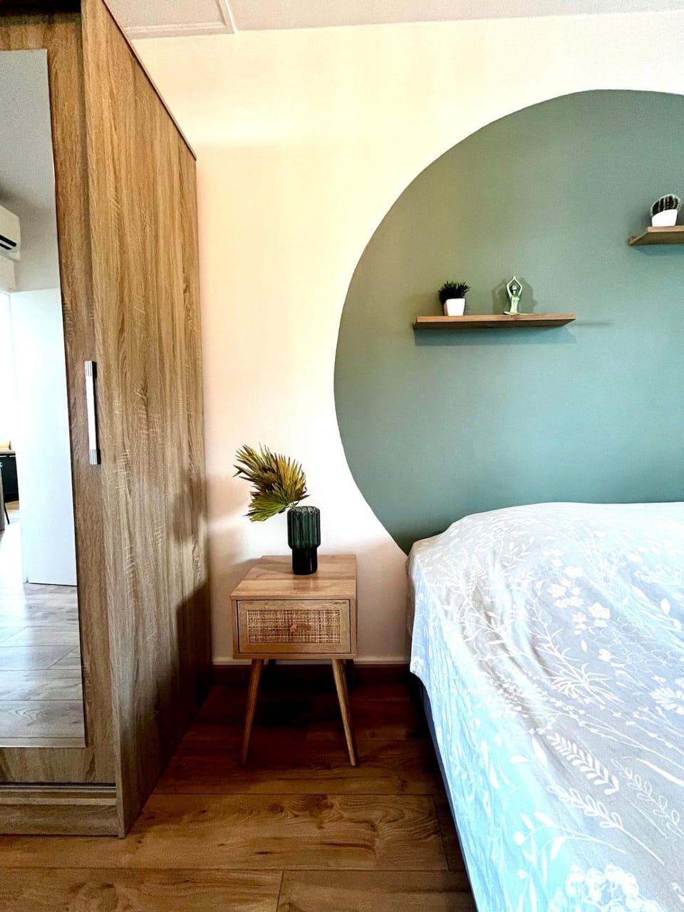 Bed, Photo of the whole room, Bedroom, wardrobe