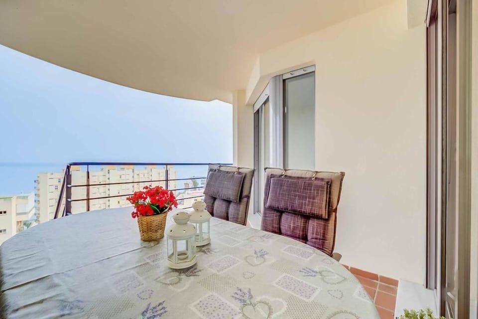 132 - Charming Apartment with Sea Views, Fuengirola! Apartment in Fuengirola