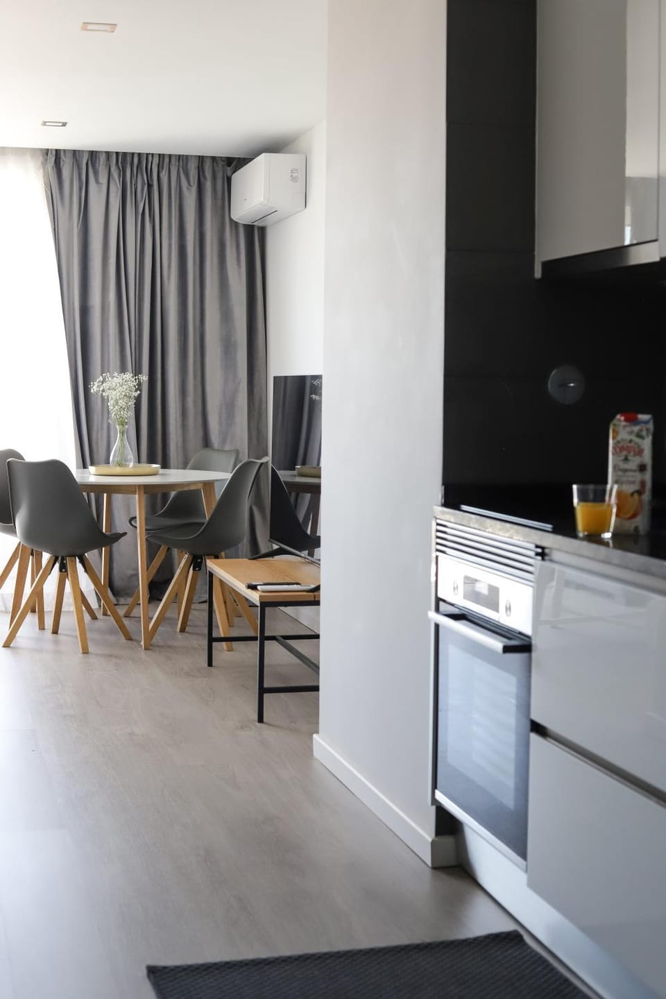 TV and multimedia, Kitchen or kitchenette, Living room, Dining area