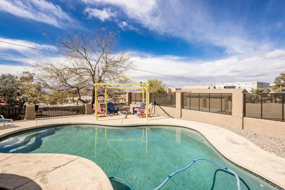 Desert Dreaming Pool Fire Pit Game Room House in Lake Havasu City