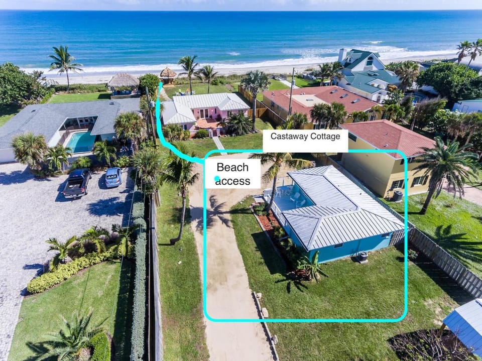Castaway Cottage paradise at the beach! House in Melbourne