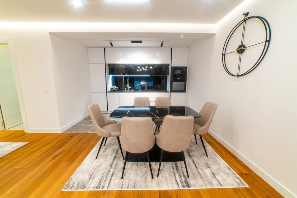 TV and multimedia, Kitchen or kitchenette, Living room, Seating area, minibar