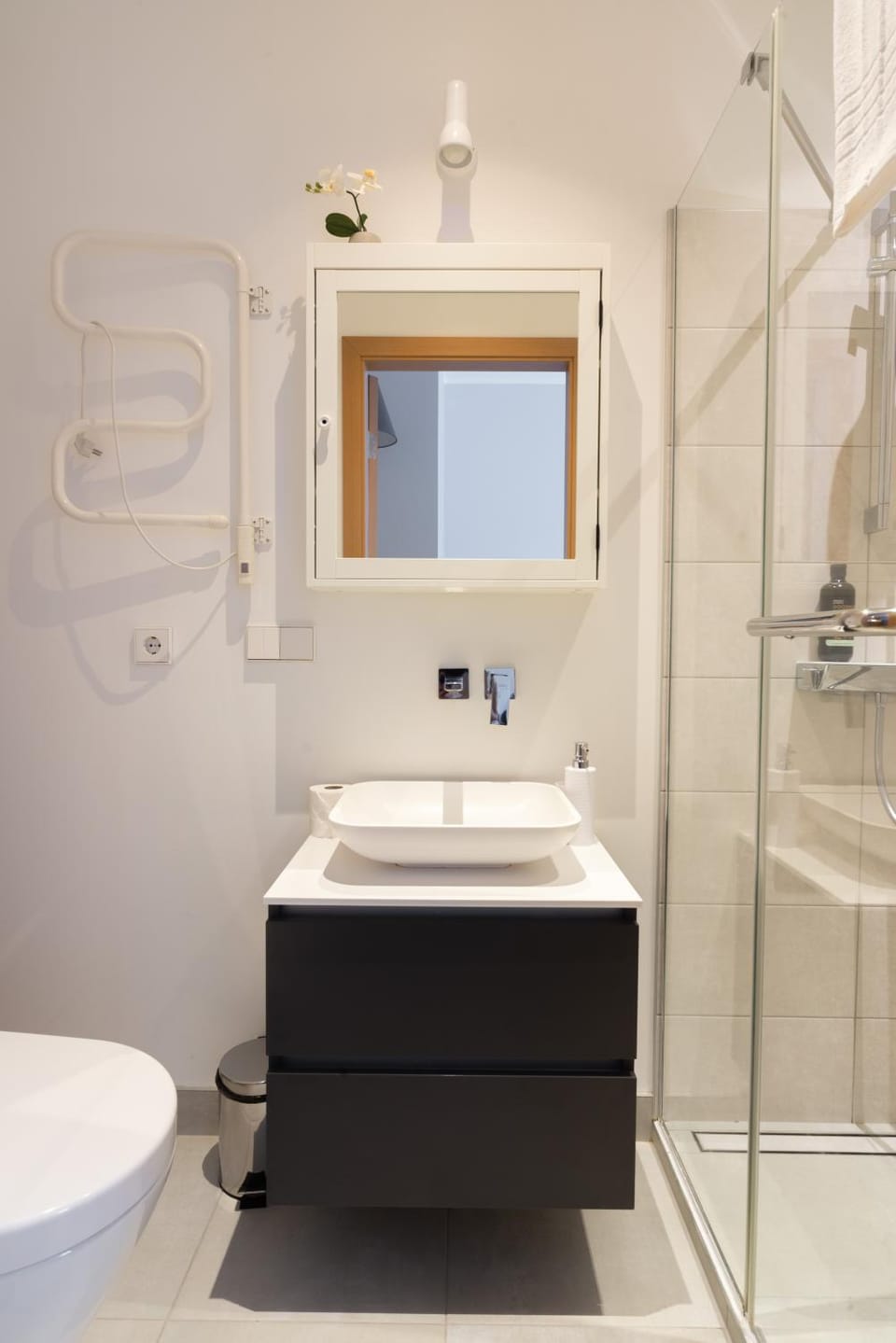 Shower, Toilet, Bathroom, towels