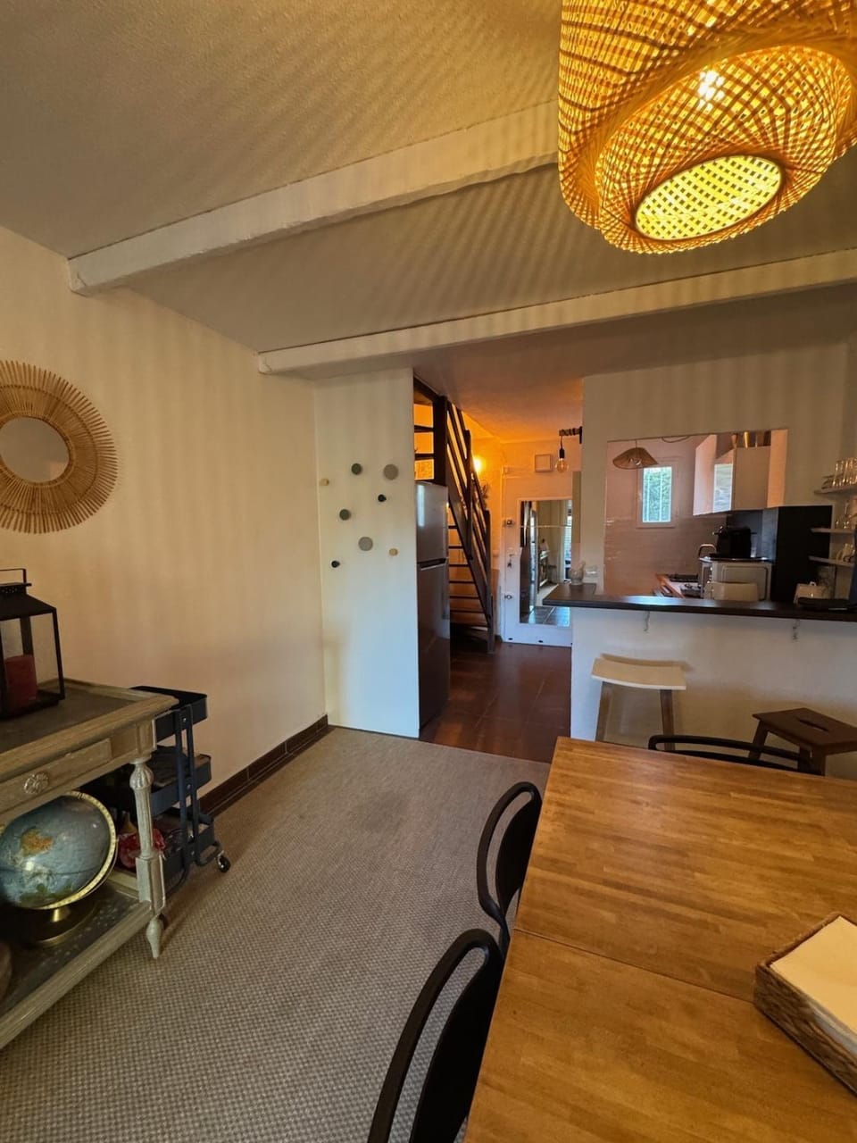 Seating area, Dining area