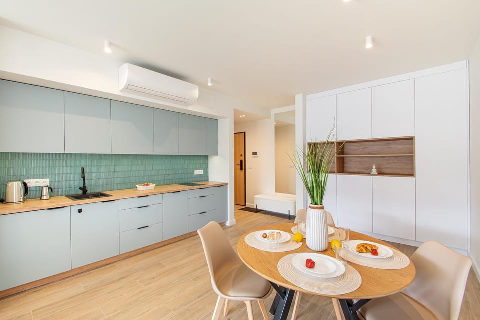 Kitchen or kitchenette, Living room, Seating area, Dining area, pet friendly, stove