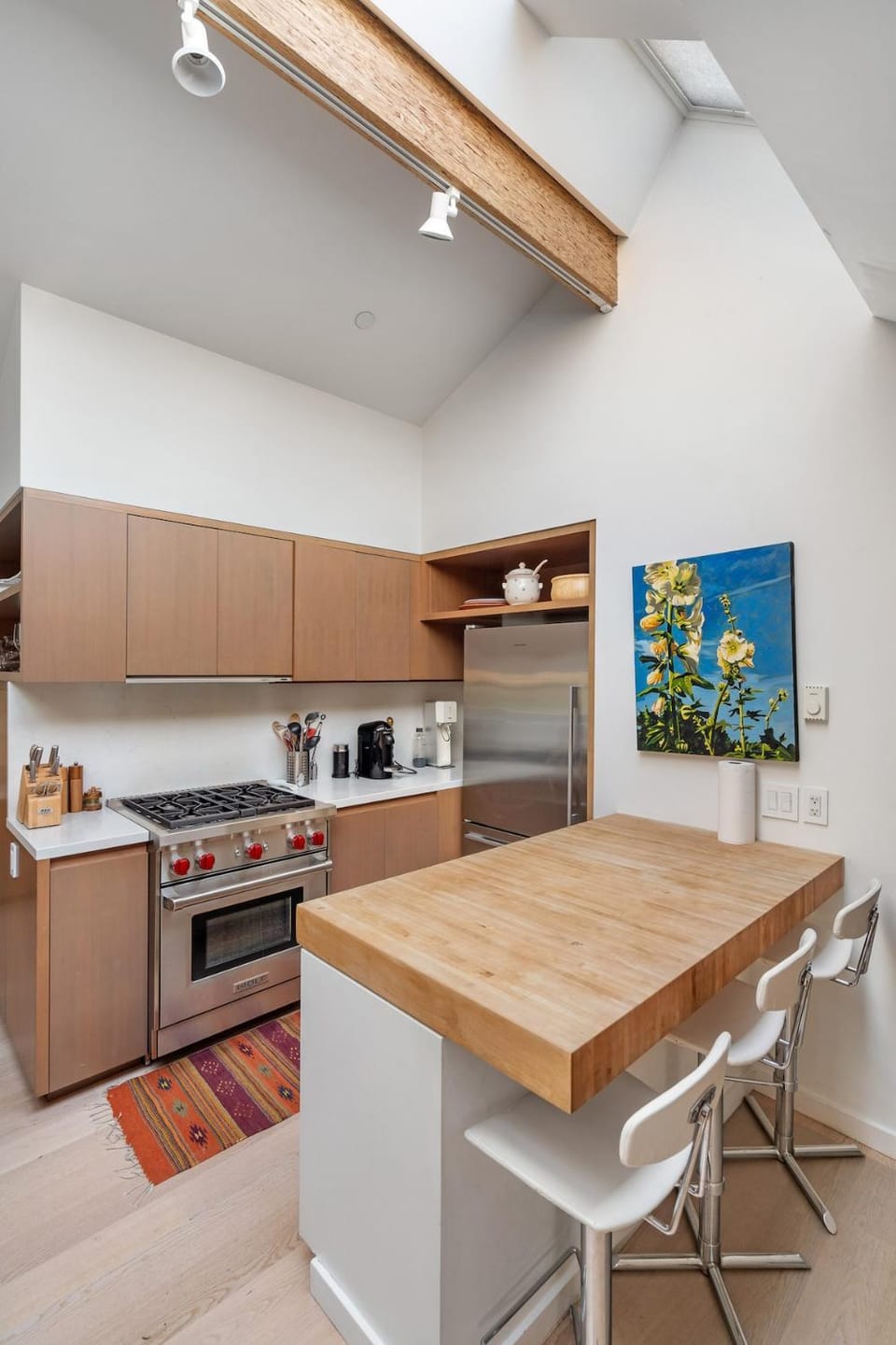 Beautiful, Newly Renovated Creek Home Apartment in Vancouver