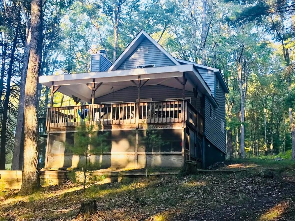 Beautiful Lakefront Chalet in the Poconos! House in Pennsylvania