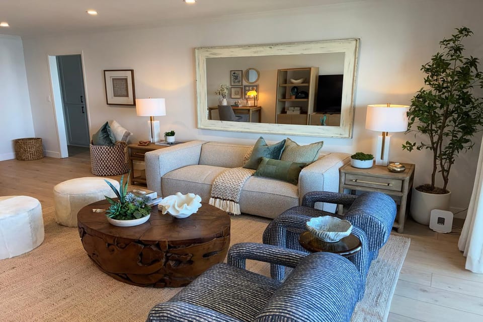 TV and multimedia, Living room, Seating area, furniture