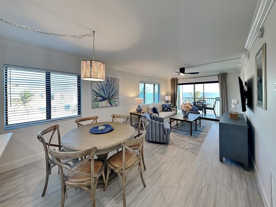 Balcony/Terrace, Living room, Seating area, Dining area, Sea view, furniture